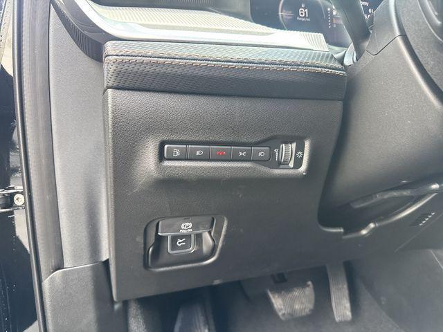 new 2026 Jeep Cherokee car, priced at $42,423
