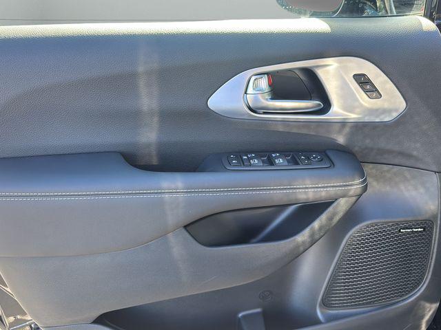 new 2026 Chrysler Pacifica car, priced at $52,159