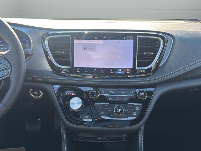 new 2026 Chrysler Pacifica car, priced at $52,159