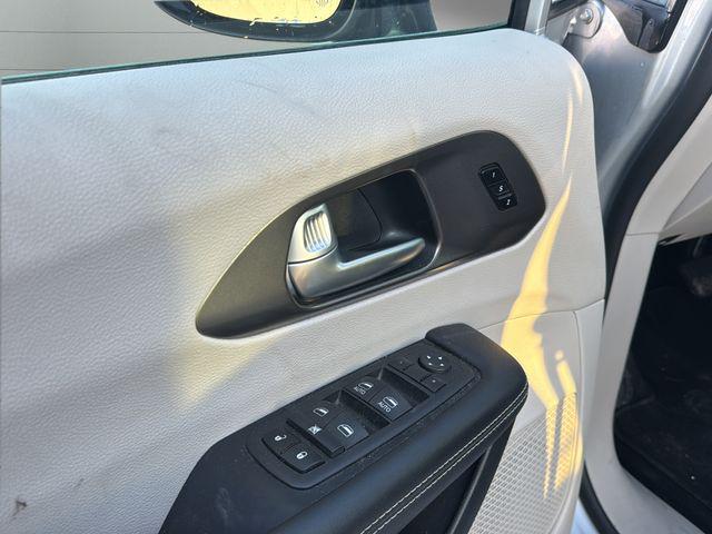 used 2024 Chrysler Pacifica car, priced at $28,184