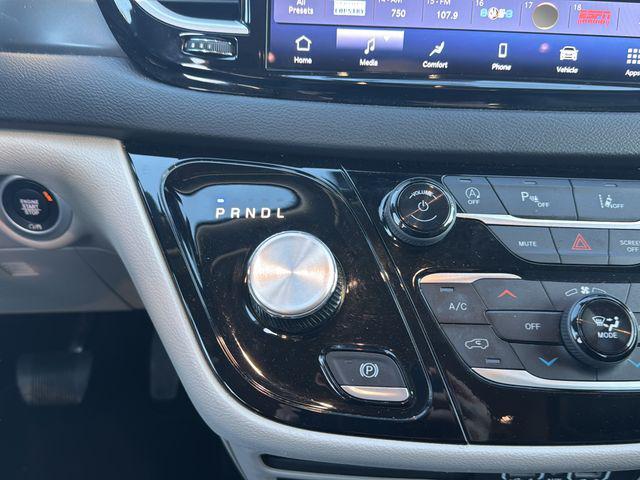 used 2024 Chrysler Pacifica car, priced at $28,184