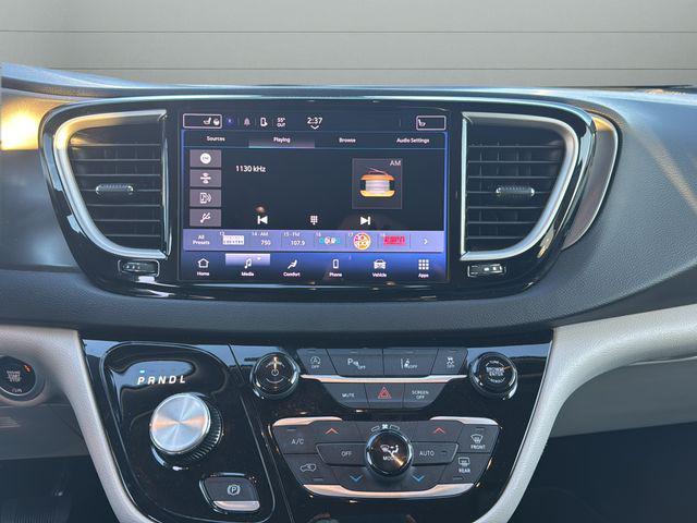 used 2024 Chrysler Pacifica car, priced at $28,184