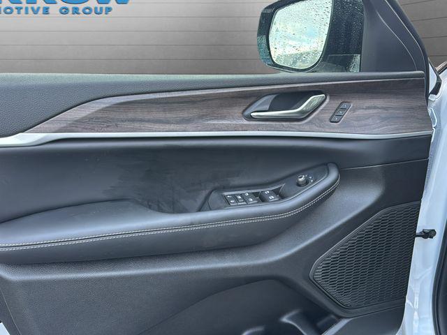 new 2025 Jeep Grand Cherokee car, priced at $53,753