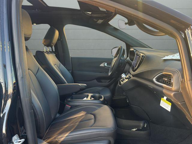 new 2026 Chrysler Pacifica car, priced at $43,500