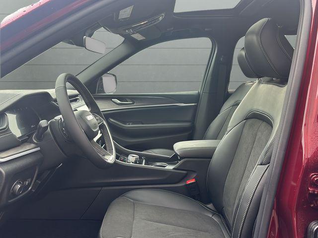 new 2026 Jeep Grand Cherokee car, priced at $45,000