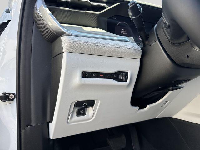 new 2026 Jeep Cherokee car, priced at $40,989