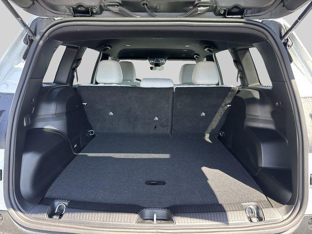 new 2026 Jeep Cherokee car, priced at $40,989