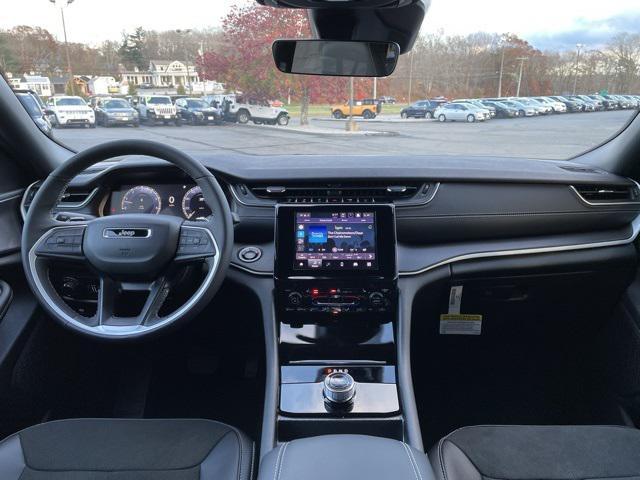 new 2025 Jeep Grand Cherokee car, priced at $44,625