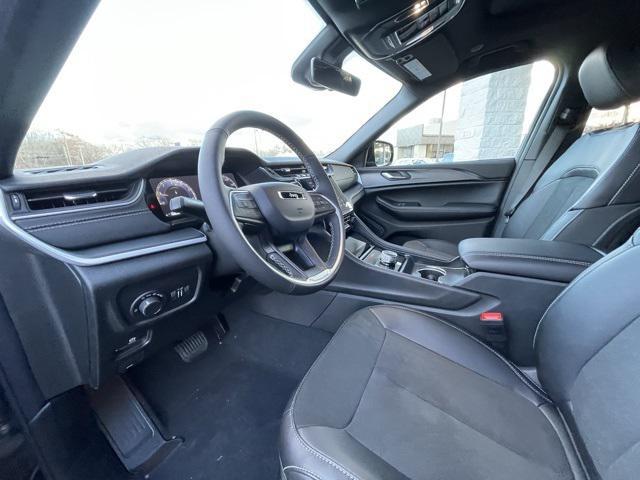 new 2025 Jeep Grand Cherokee car, priced at $44,625