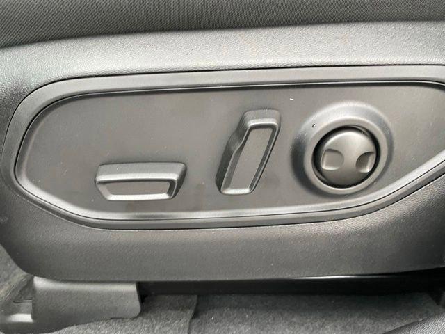 new 2026 Jeep Cherokee car, priced at $39,052