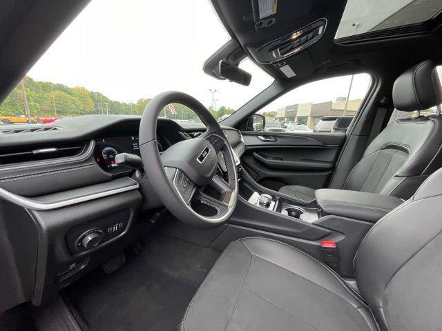 new 2025 Jeep Grand Cherokee car, priced at $44,939