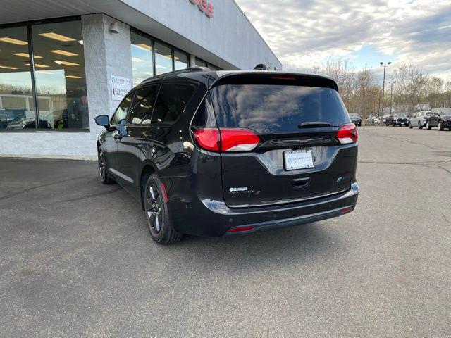 used 2020 Chrysler Pacifica Hybrid car, priced at $25,218