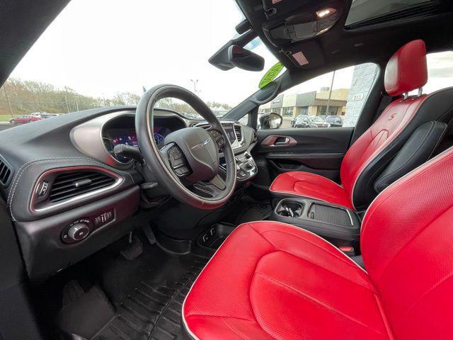 used 2020 Chrysler Pacifica Hybrid car, priced at $25,218