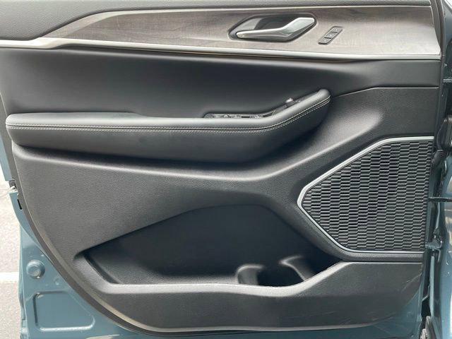 new 2026 Jeep Grand Cherokee car, priced at $48,329