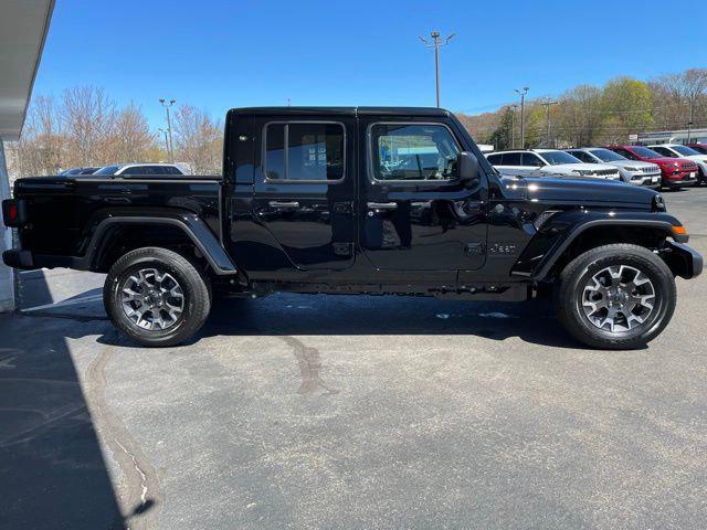new 2026 Jeep Gladiator car, priced at $47,451