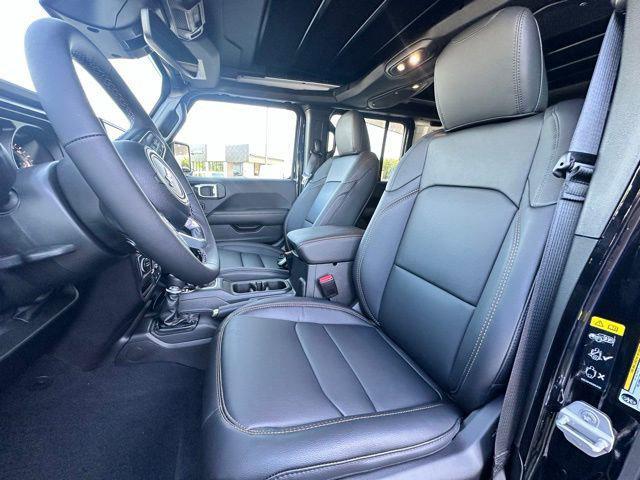 new 2025 Jeep Wrangler car, priced at $55,564