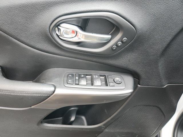 used 2020 Jeep Cherokee car, priced at $18,774