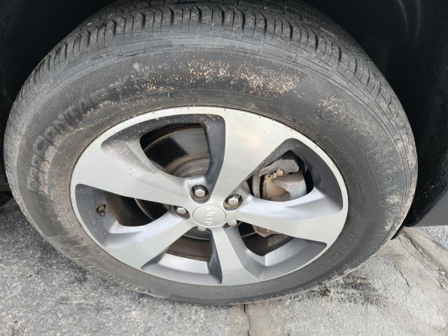 used 2020 Jeep Cherokee car, priced at $18,774