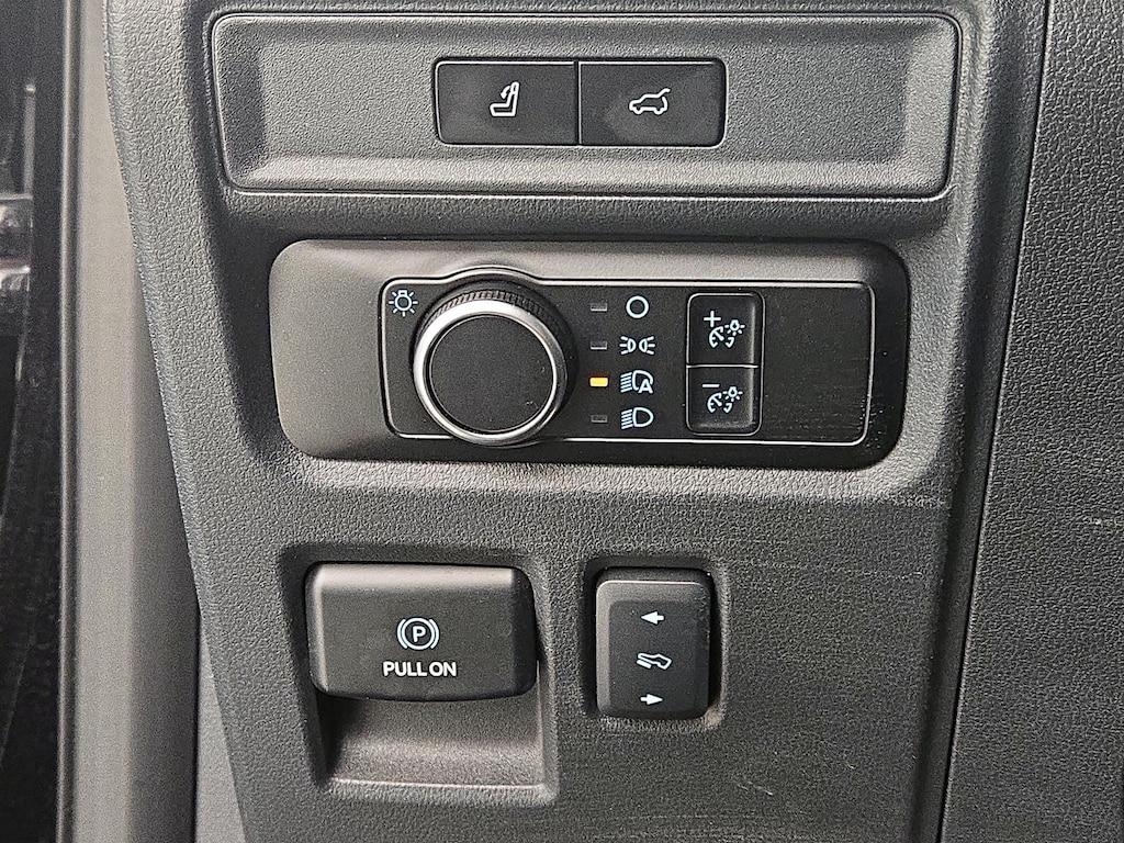 used 2024 Ford Expedition car, priced at $48,998