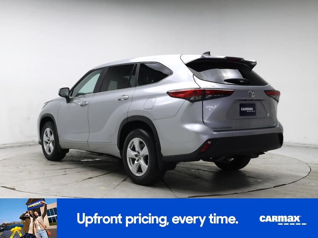 used 2023 Toyota Highlander car, priced at $32,998