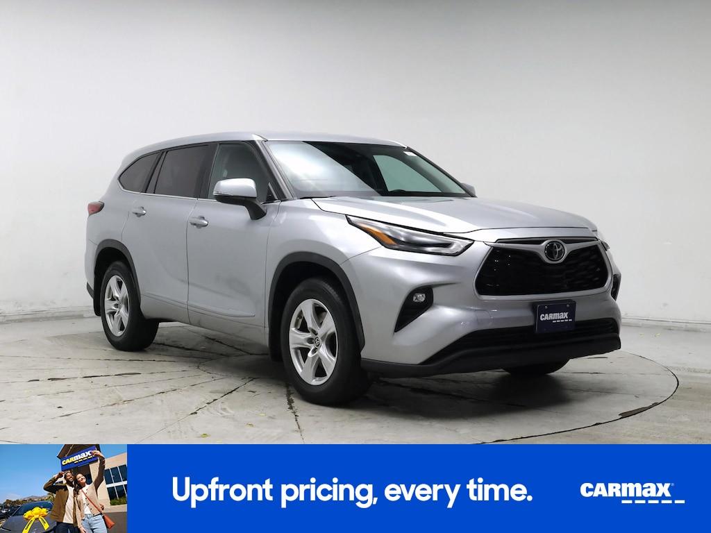 used 2023 Toyota Highlander car, priced at $32,998