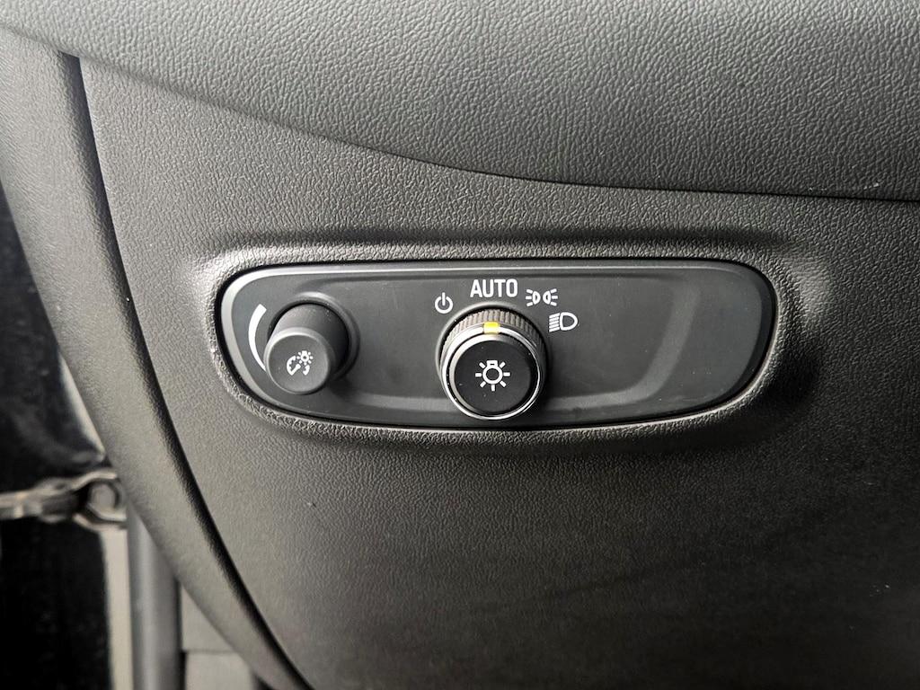 used 2022 Chevrolet Equinox car, priced at $18,998