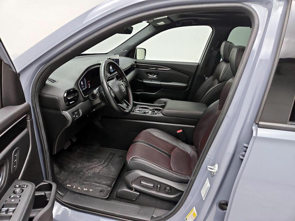 used 2025 Honda Pilot car, priced at $51,998
