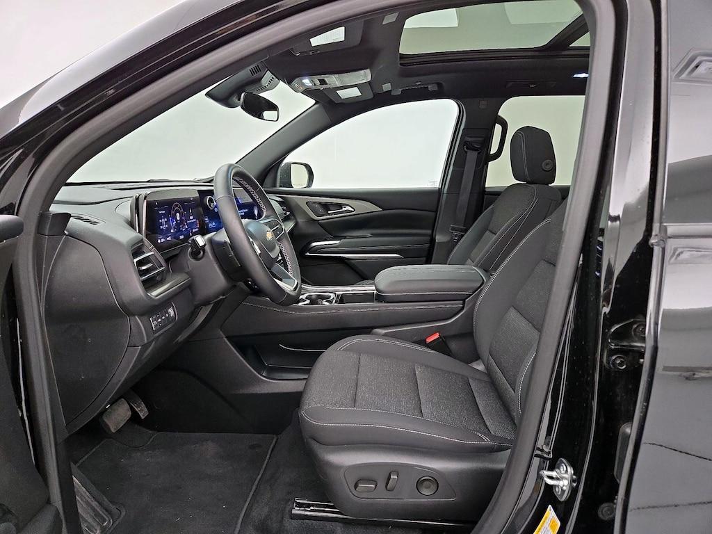 used 2025 Chevrolet Traverse car, priced at $45,998