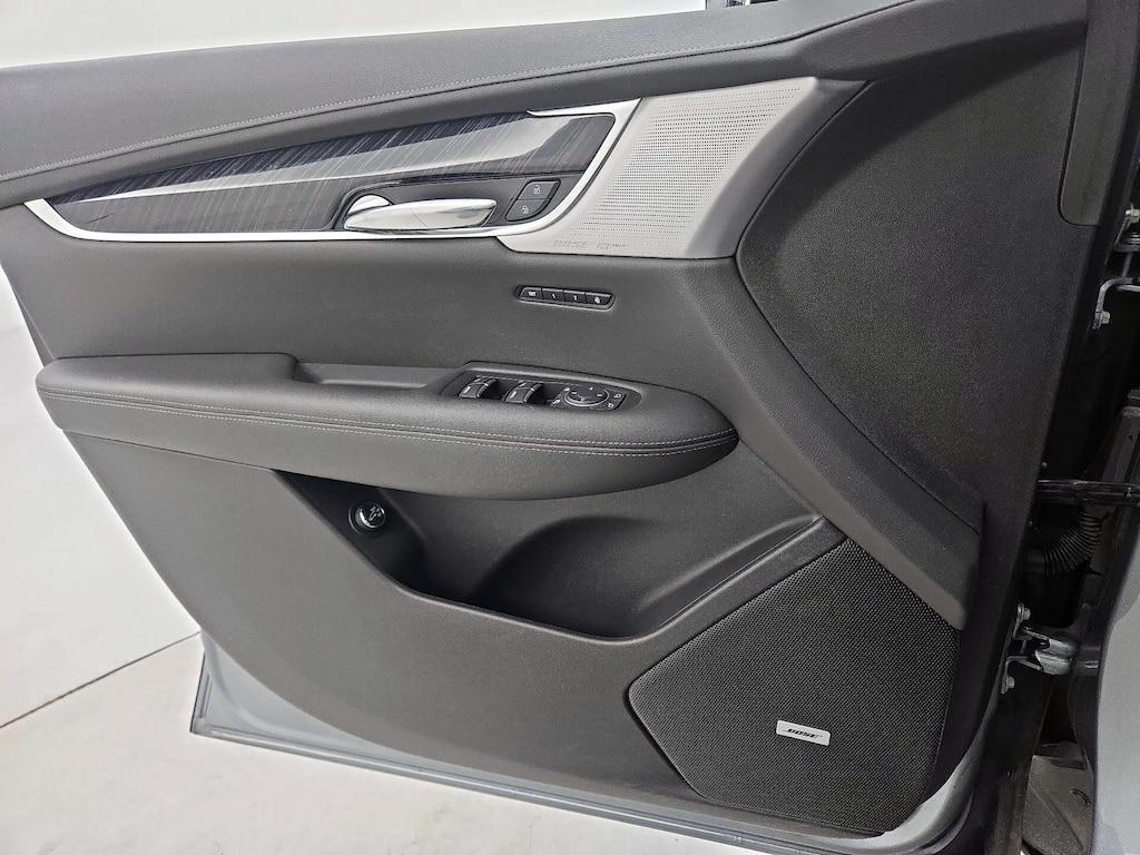used 2025 Cadillac XT6 car, priced at $37,998