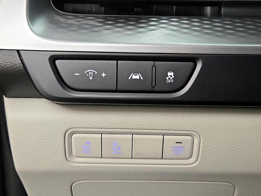 used 2024 Kia Carnival car, priced at $30,998