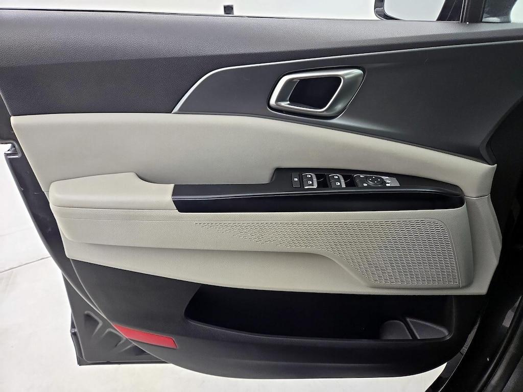 used 2024 Kia Carnival car, priced at $30,998