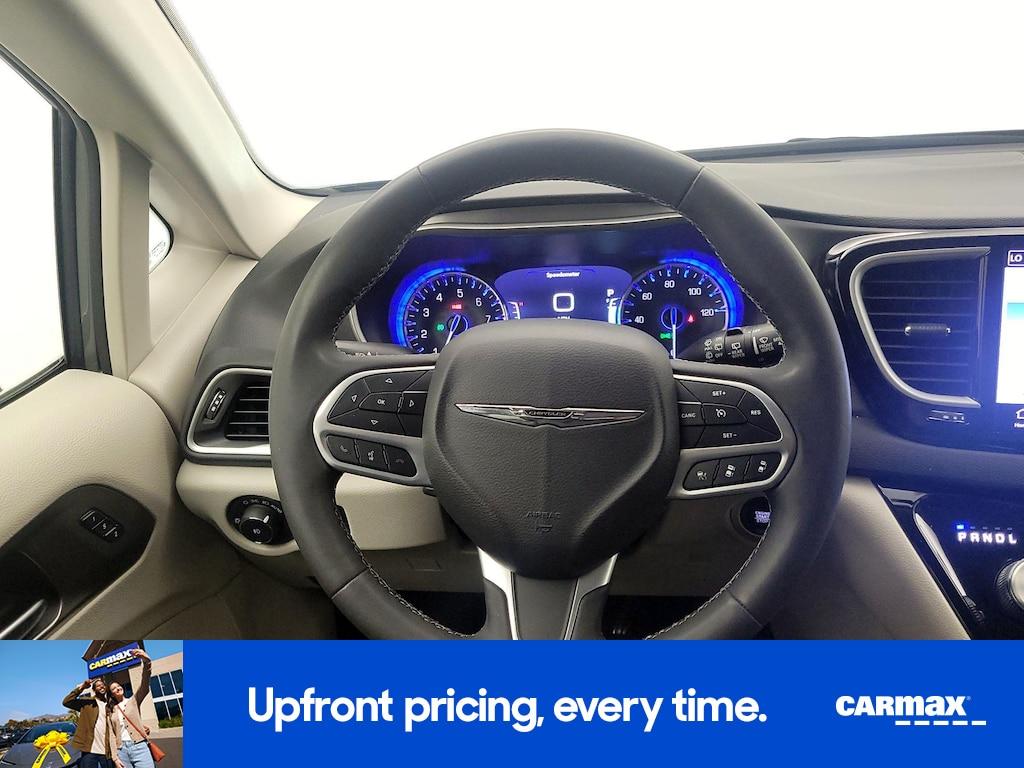 used 2023 Chrysler Pacifica car, priced at $25,998