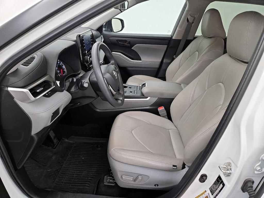 used 2022 Toyota Highlander car, priced at $33,998