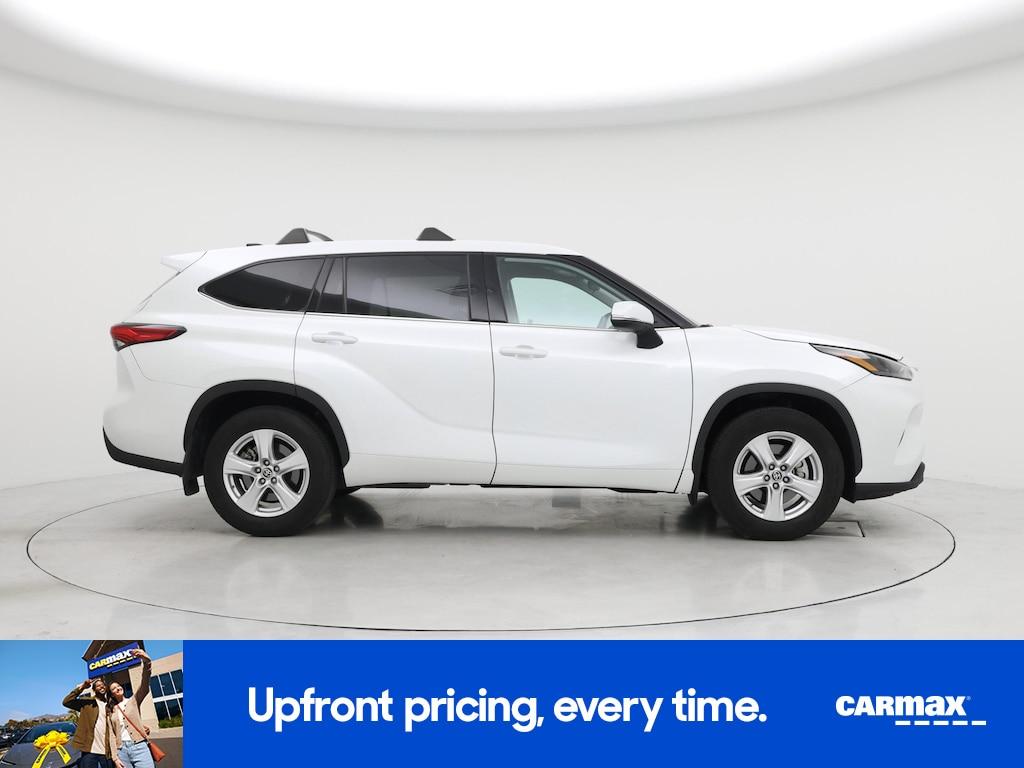 used 2022 Toyota Highlander car, priced at $33,998