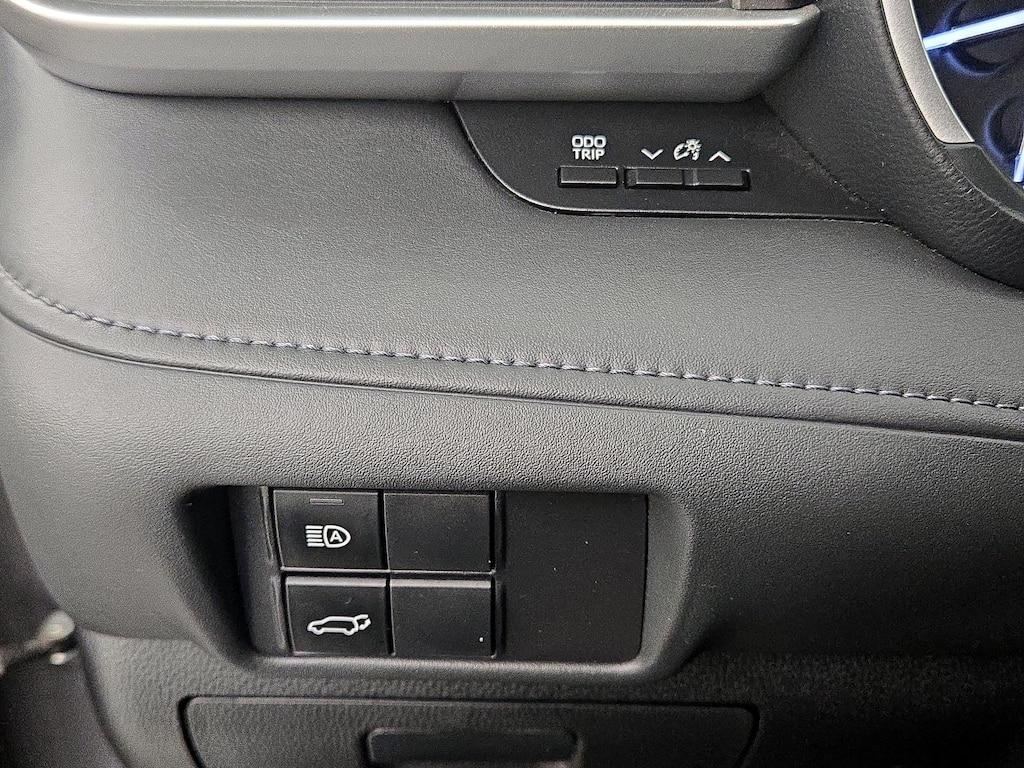 used 2022 Toyota Highlander car, priced at $33,998