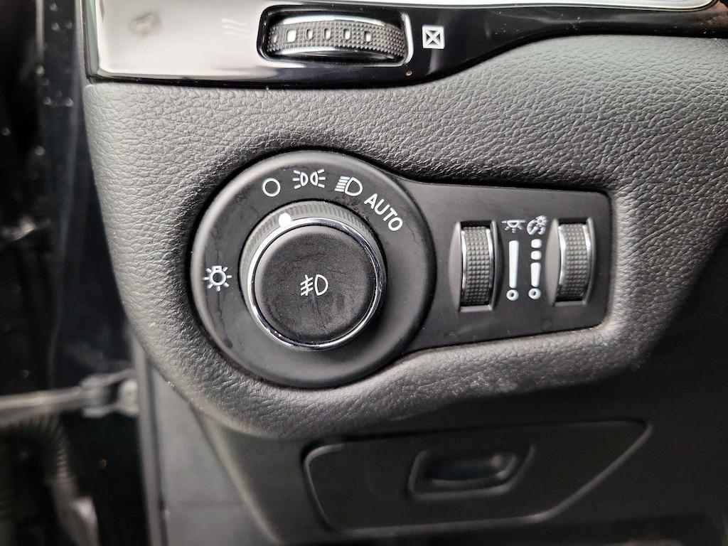 used 2020 Jeep Cherokee car, priced at $15,998