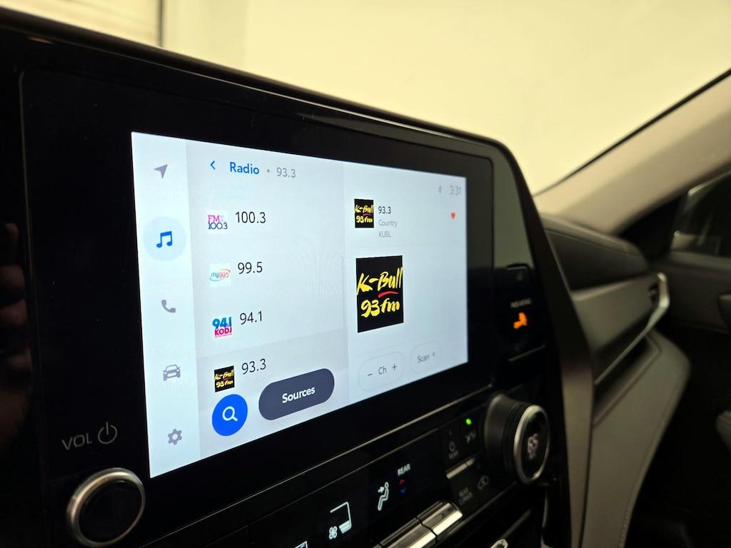 used 2023 Toyota Highlander car, priced at $29,998