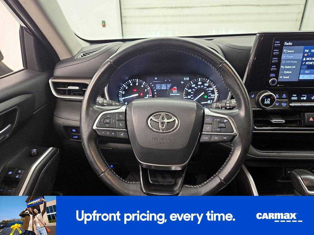 used 2021 Toyota Highlander car, priced at $26,998