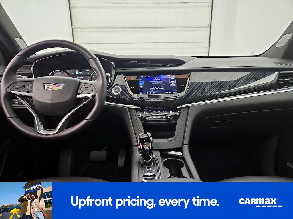 used 2025 Cadillac XT6 car, priced at $39,998