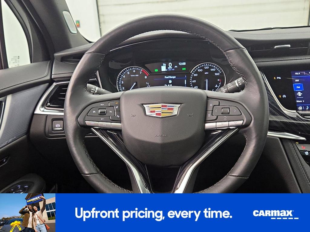 used 2025 Cadillac XT6 car, priced at $39,998