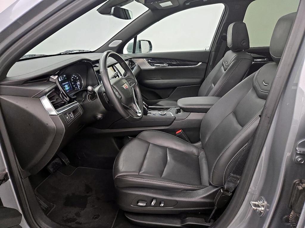 used 2025 Cadillac XT6 car, priced at $39,998