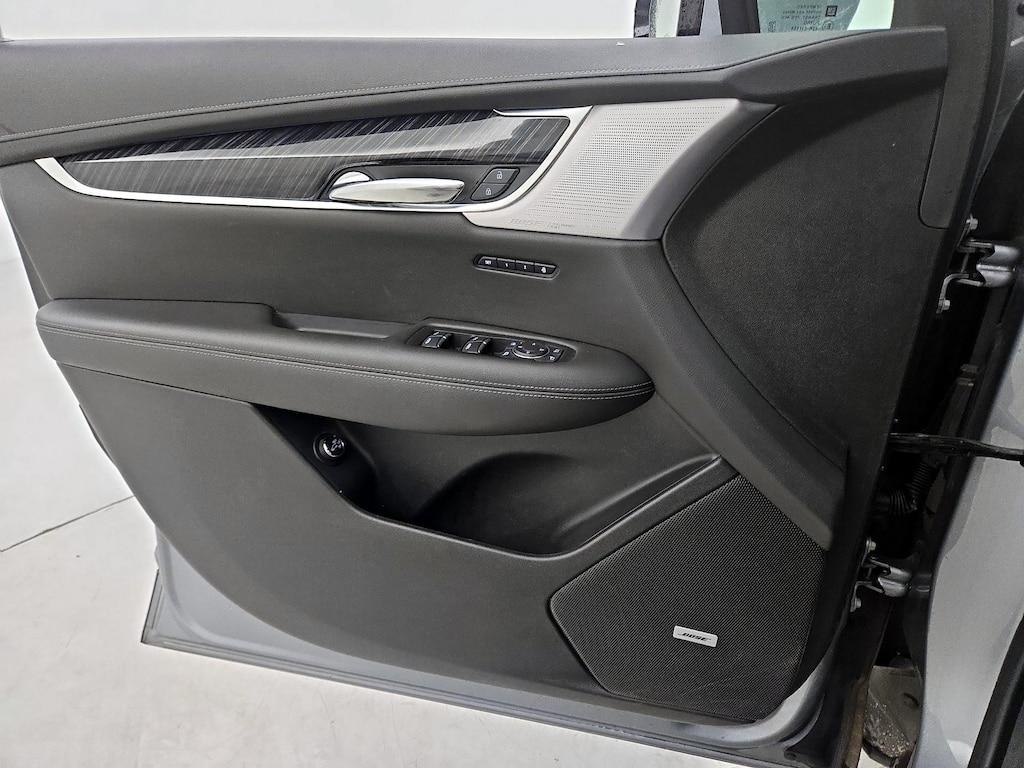 used 2025 Cadillac XT6 car, priced at $39,998