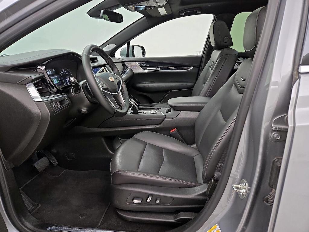 used 2025 Cadillac XT5 car, priced at $33,998