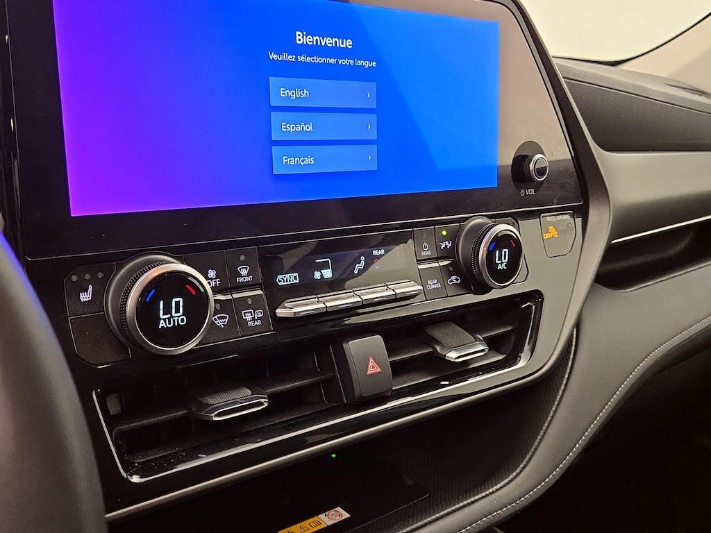 used 2024 Toyota Highlander car, priced at $41,998