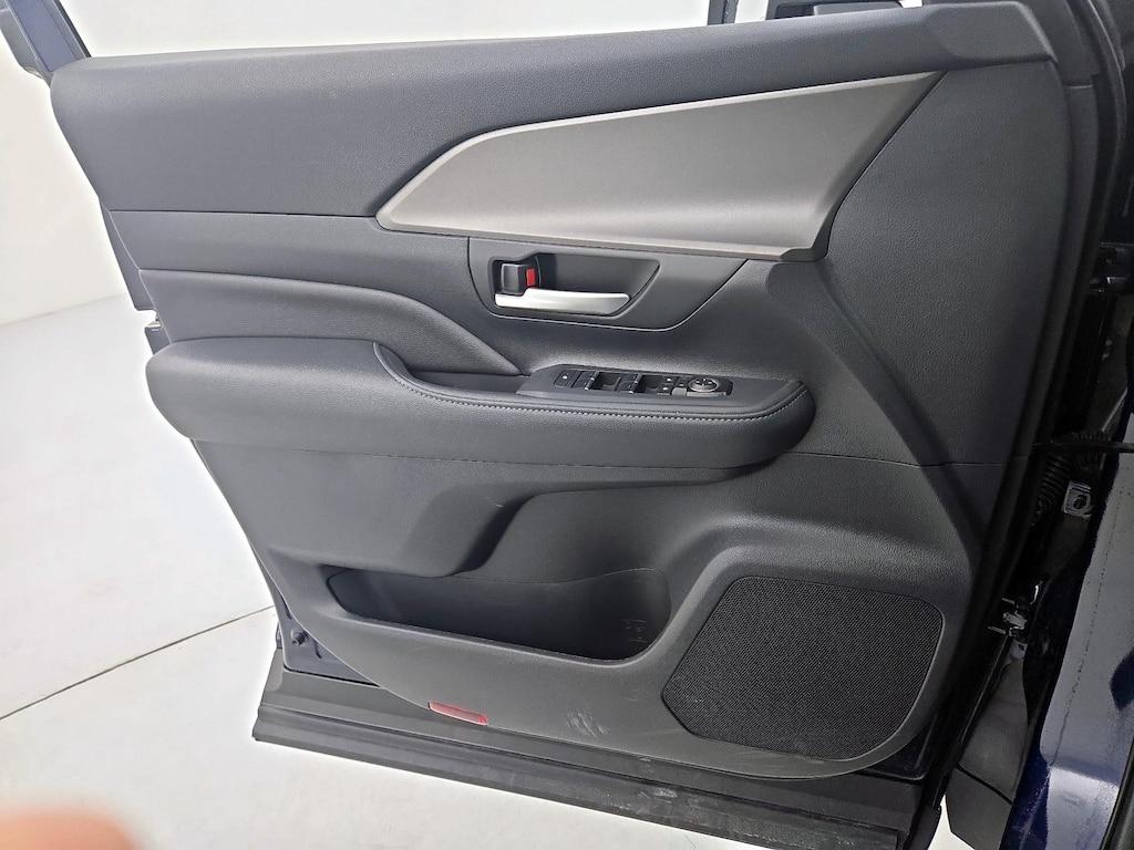 used 2025 Toyota Grand Highlander car, priced at $42,998