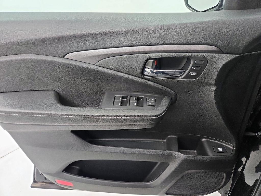 used 2025 Honda Ridgeline car, priced at $35,998