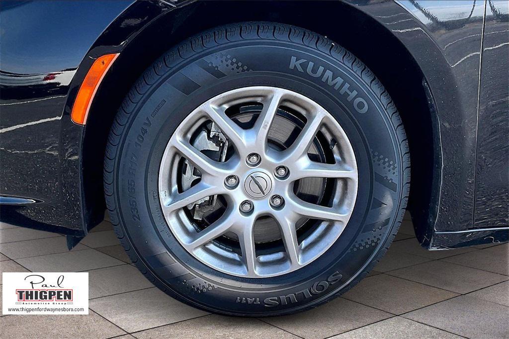 used 2024 Chrysler Pacifica car, priced at $29,243