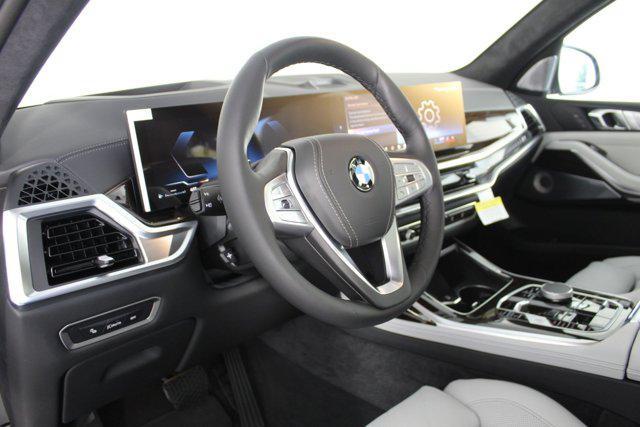 new 2026 BMW X7 car, priced at $100,555
