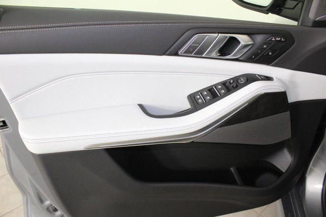 new 2026 BMW X7 car, priced at $99,550