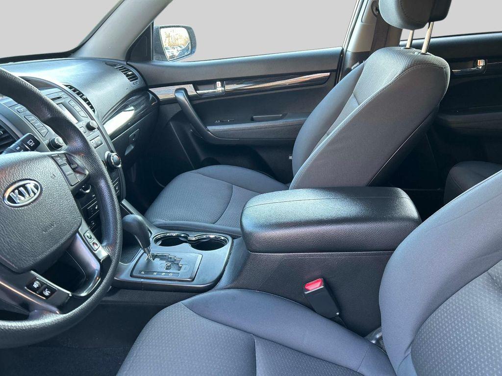 used 2013 Kia Sorento car, priced at $7,995